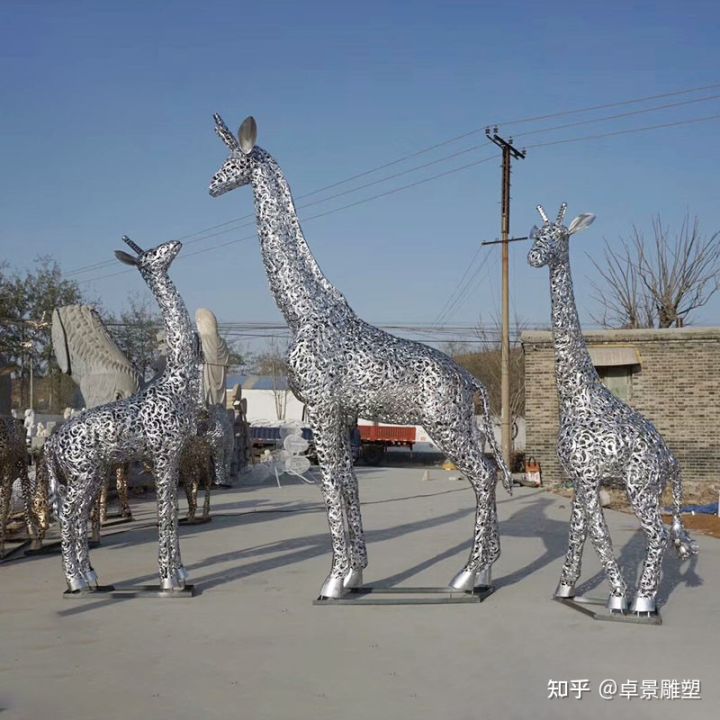 如何進(jìn)行不銹鋼雕塑的鏡面處理？